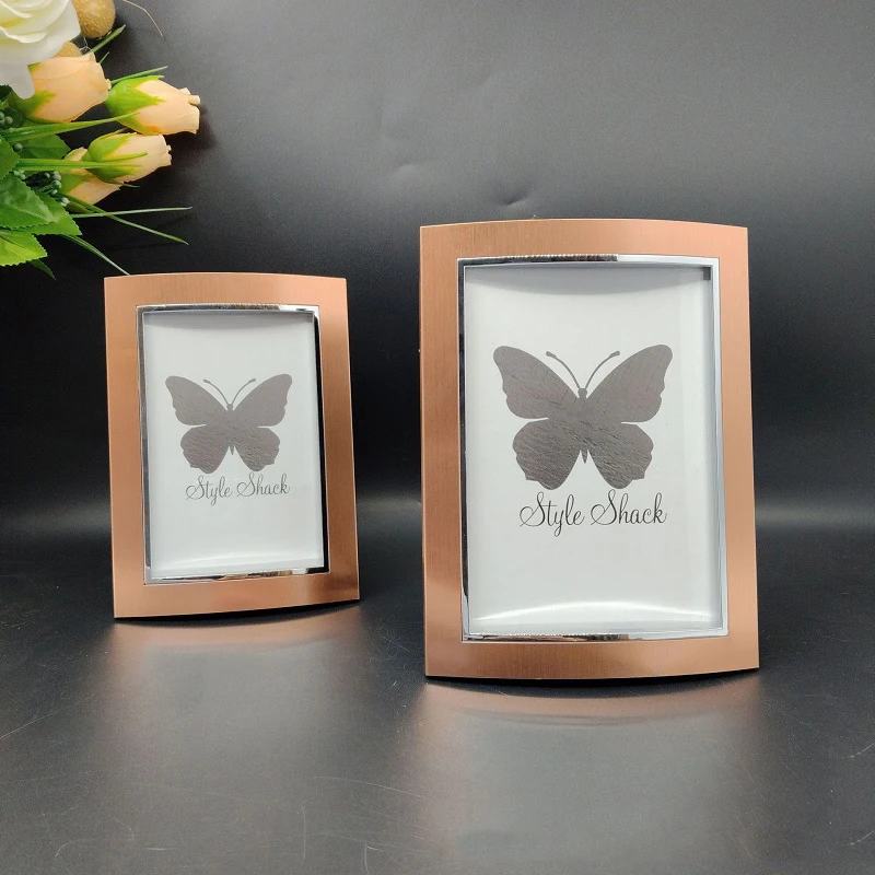 Bamboo Photo Frame - 갈색 미니멀리즘 스타일의 금속 사진 액자